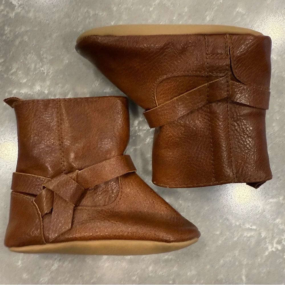 Old Navy Tan Faux Suede Fur Lined Bow Boots 6-12M EUC  baby walker soft sole